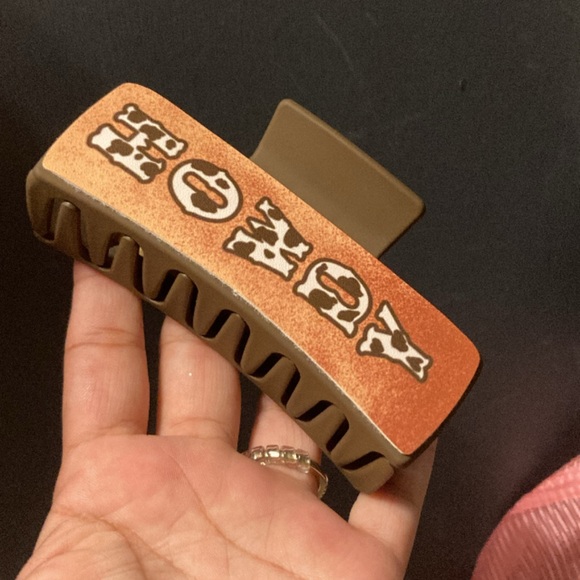 Clip - Picture 1 of 1